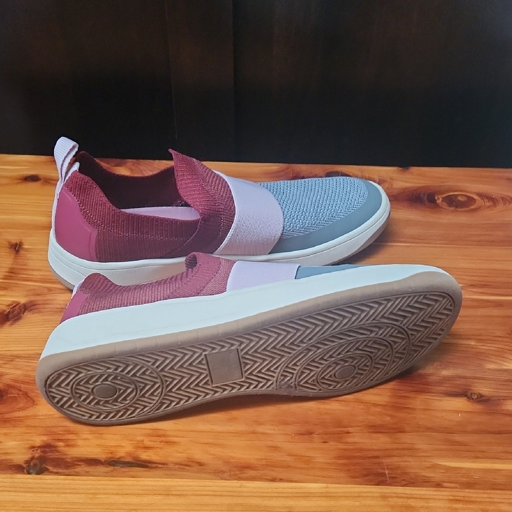 Lands' End Women's Sneakers in Burgundy and Gray - Like new, barely worn - Picture 6 of 9